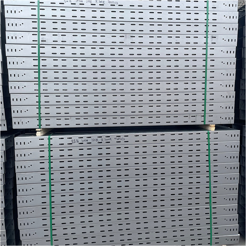 ছিদ্রযুক্ত কেবল ট্রে