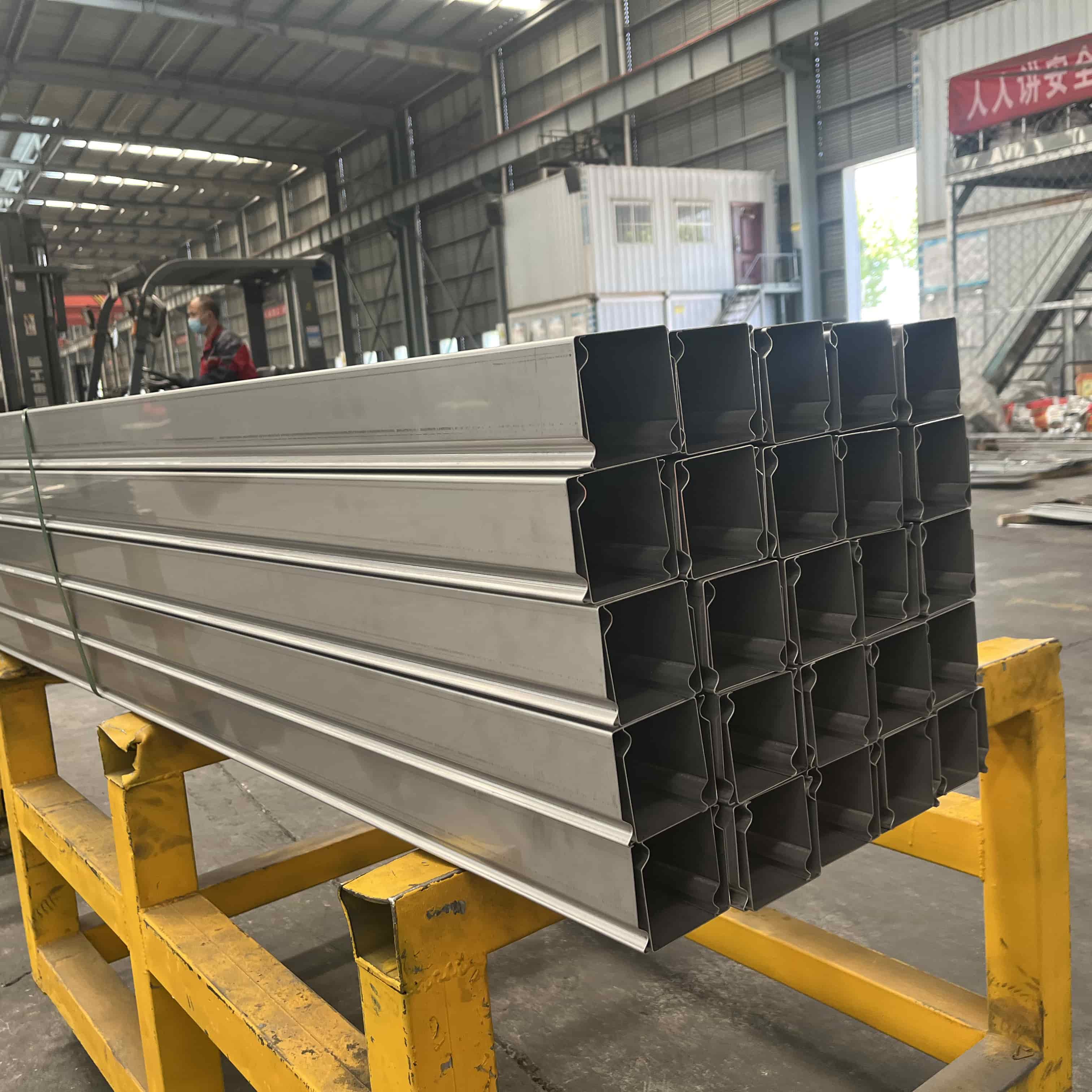 সংগ্রহ স্ব-লকিং কেবল ট্রে