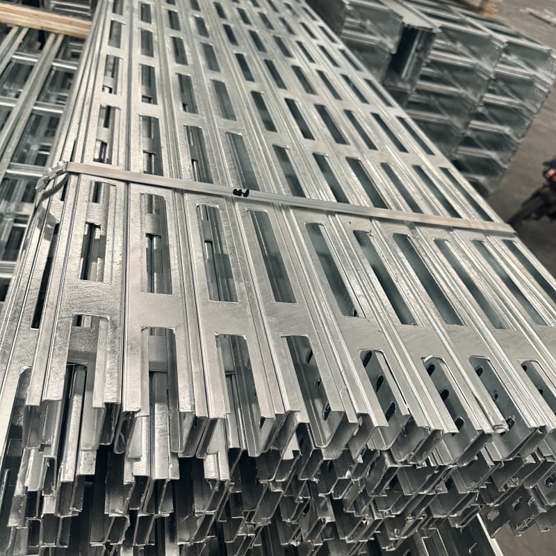 গ্রাউন্ড তারের ট্রে